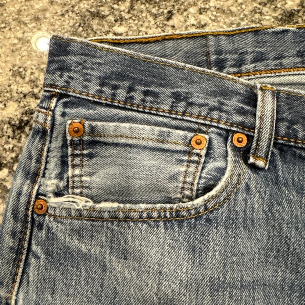 Levi's Jeans Mens 36x30 Blue 501 Straight Leg Button Fly‎ Denim Work Distressed